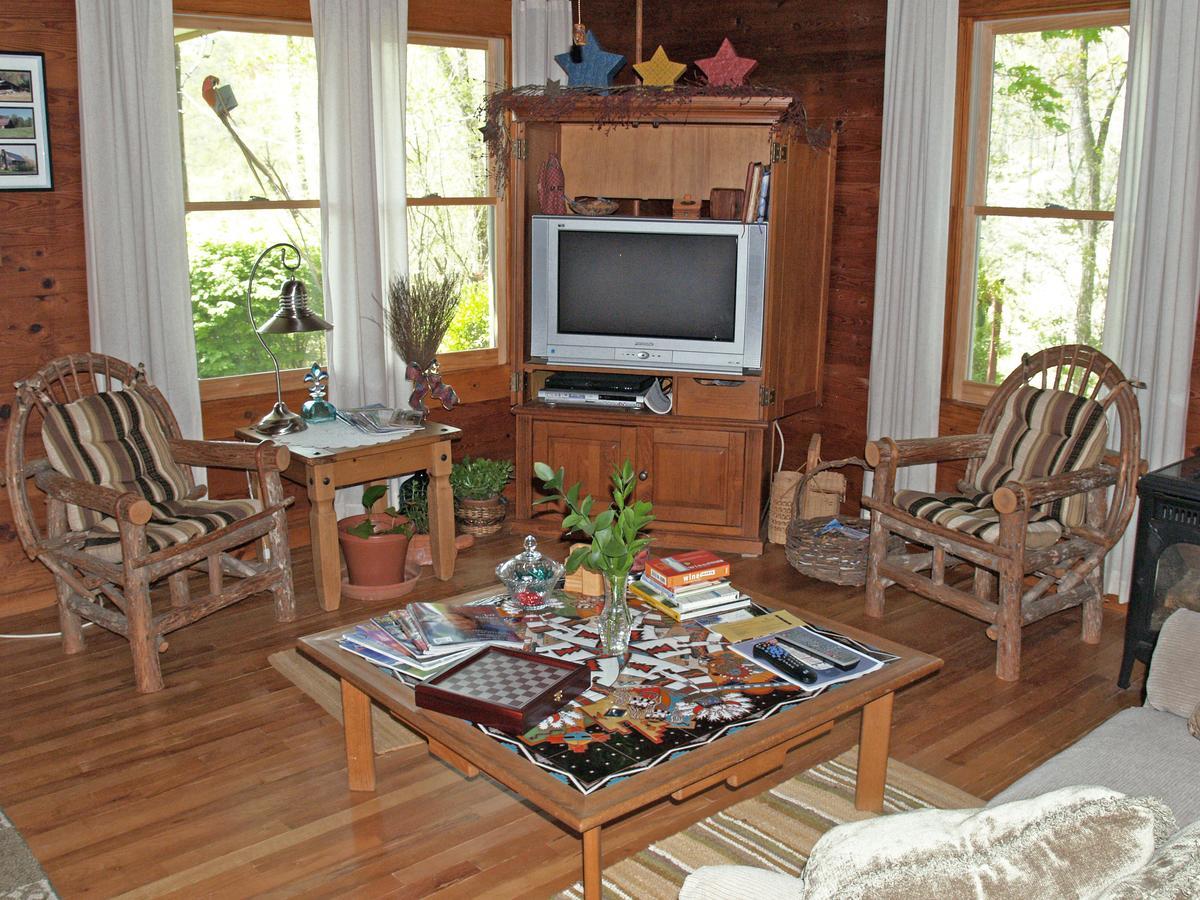 Henson Cove Place Bed And Breakfast W/Cabin ไฮอาวัสซี ภายนอก รูปภาพ