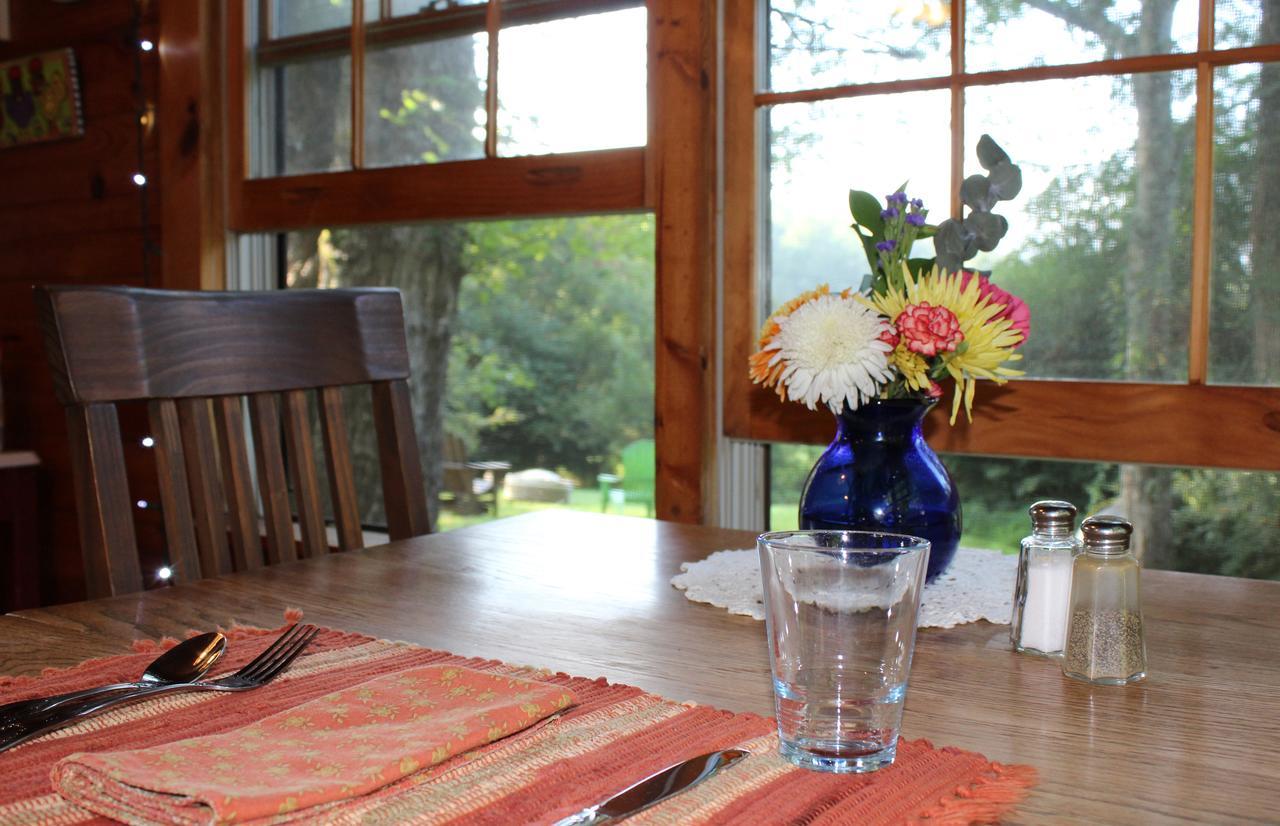Henson Cove Place Bed And Breakfast W/Cabin ไฮอาวัสซี ภายนอก รูปภาพ