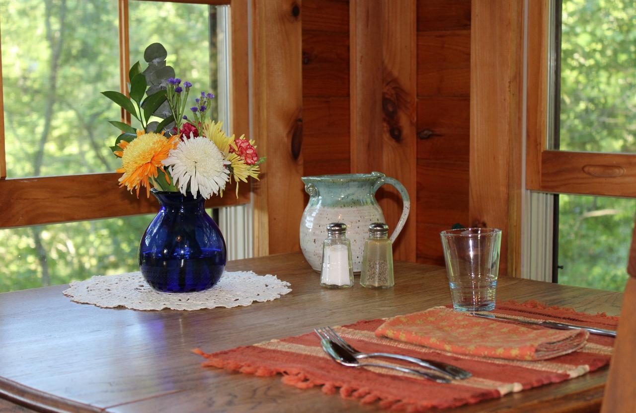 Henson Cove Place Bed And Breakfast W/Cabin ไฮอาวัสซี ภายนอก รูปภาพ